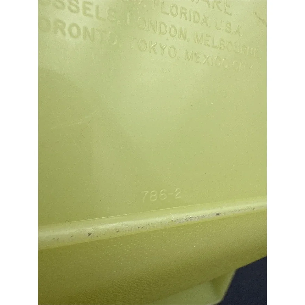 Tupperware‎ Vintage Bowl #786-2 With Seal Lid #230 Yellow